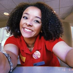 Meet your Posher, Maya